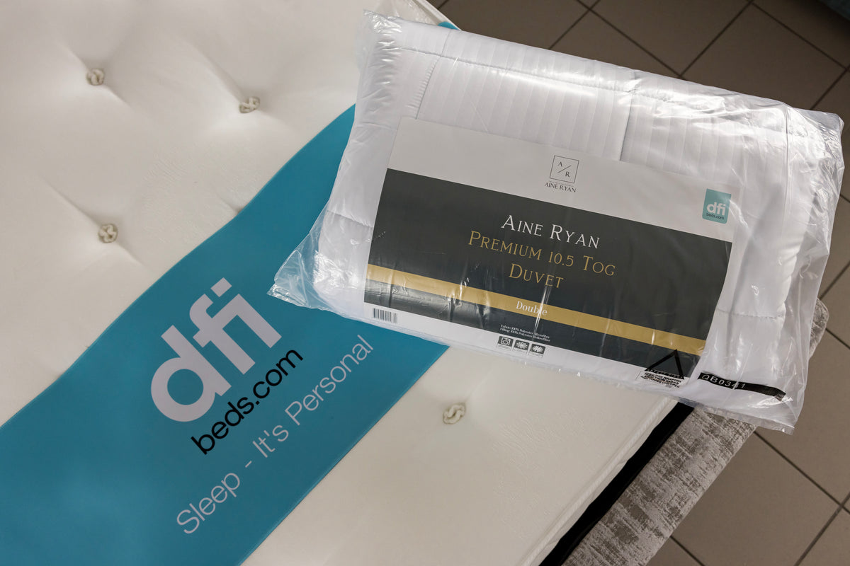 Aine Ryan 10.5 Tog Check Duvet