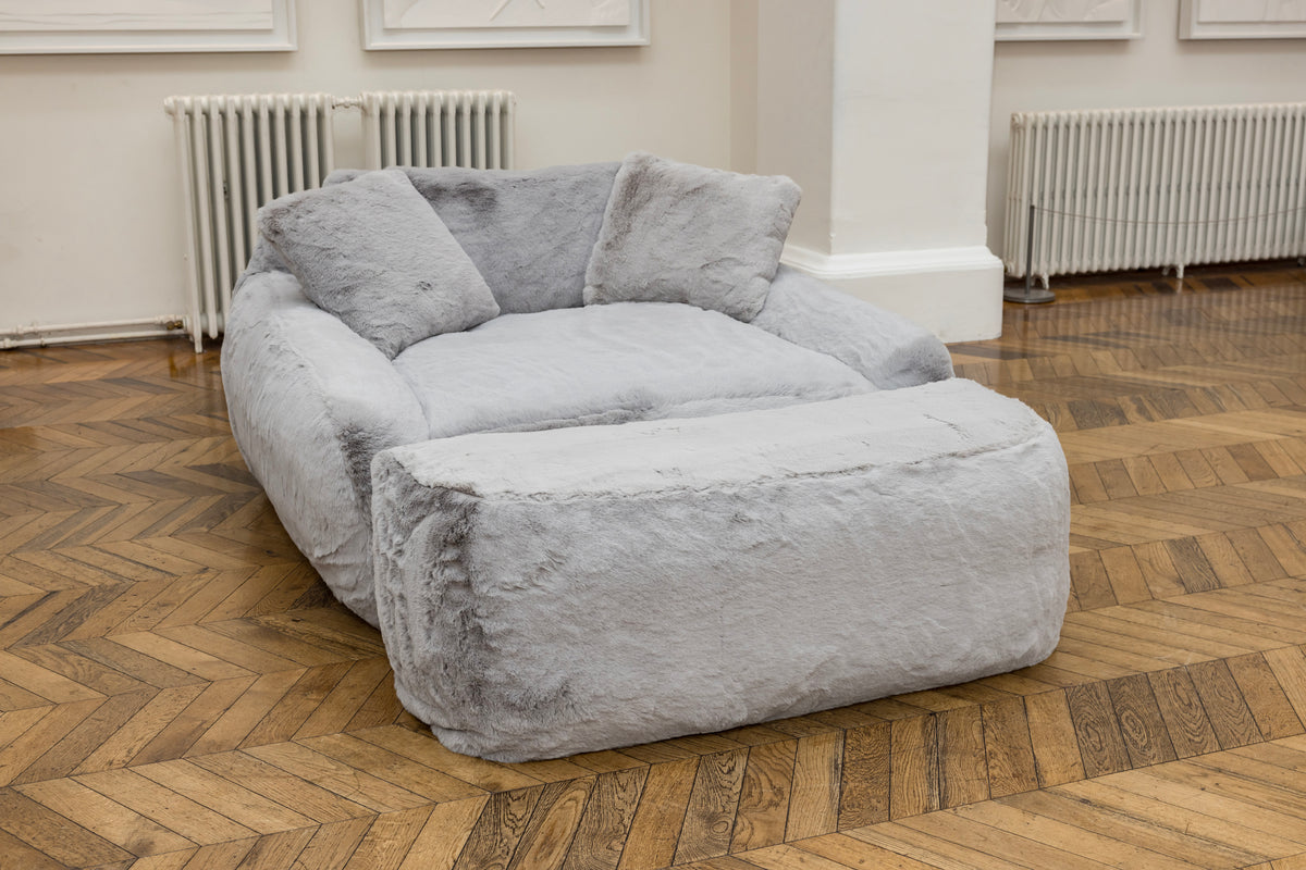 Snug Lovebed- Including Cushions